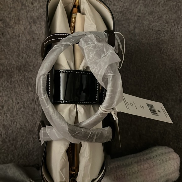 Tory Burch SMALL PERRY PATENT TRIPLE-COMPARTMENT TOTE - Picture 3 of 4